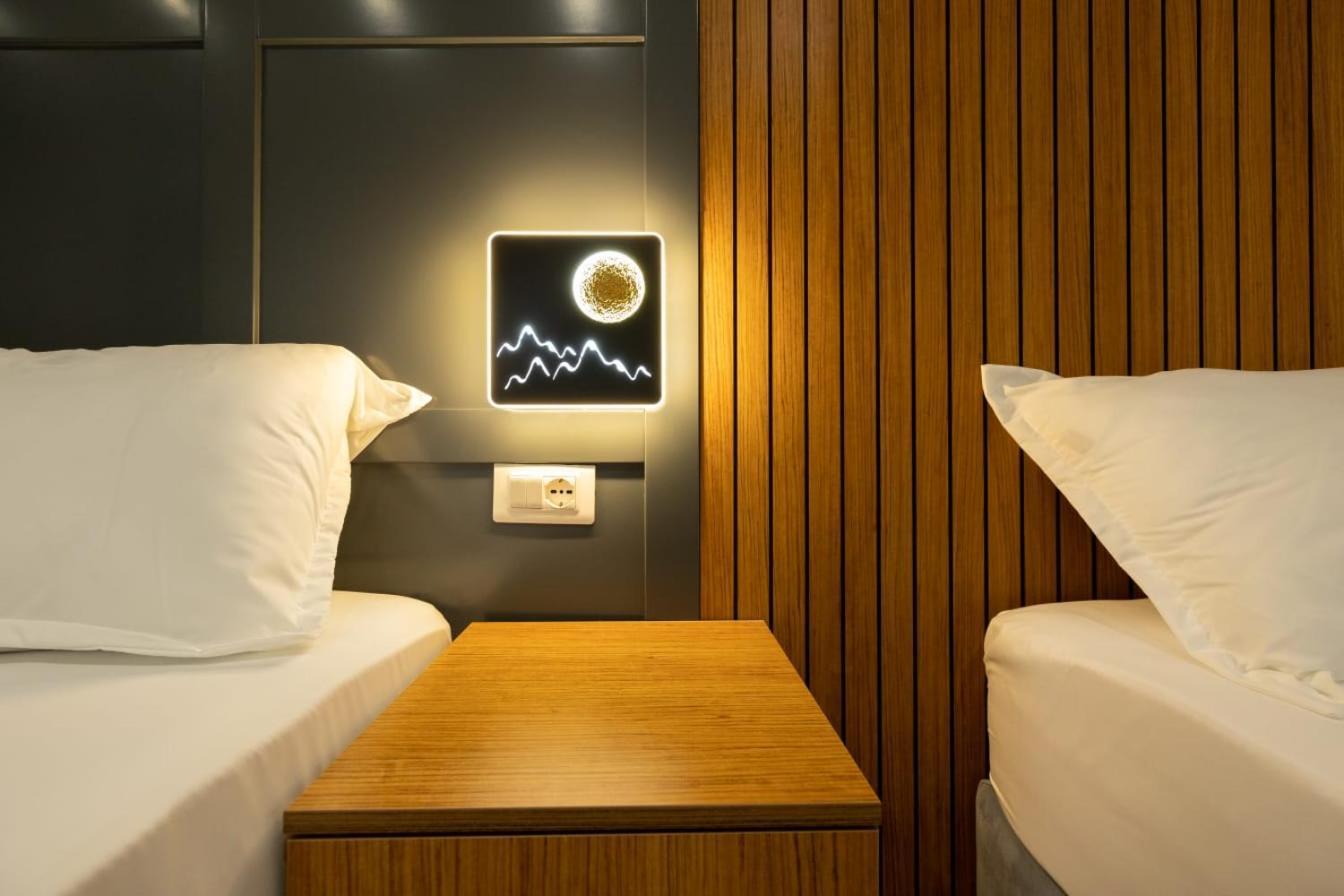 Vlorë Aglon Twin'S Hotel מראה חיצוני תמונה