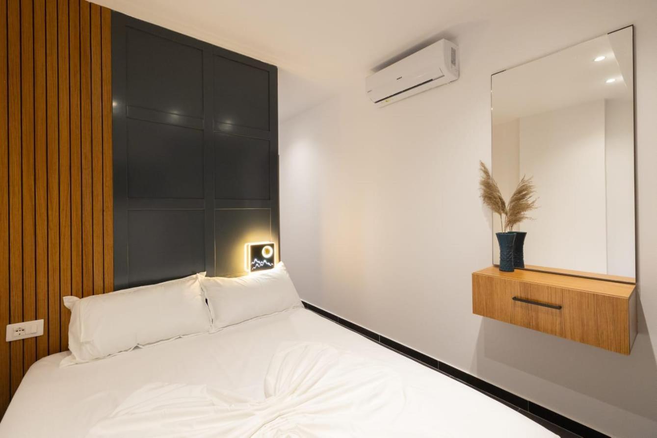 Vlorë Aglon Twin'S Hotel מראה חיצוני תמונה