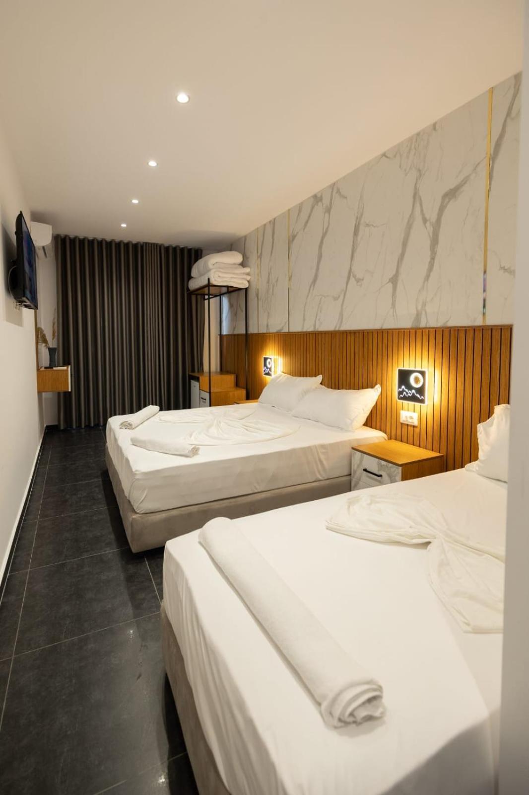 Vlorë Aglon Twin'S Hotel מראה חיצוני תמונה
