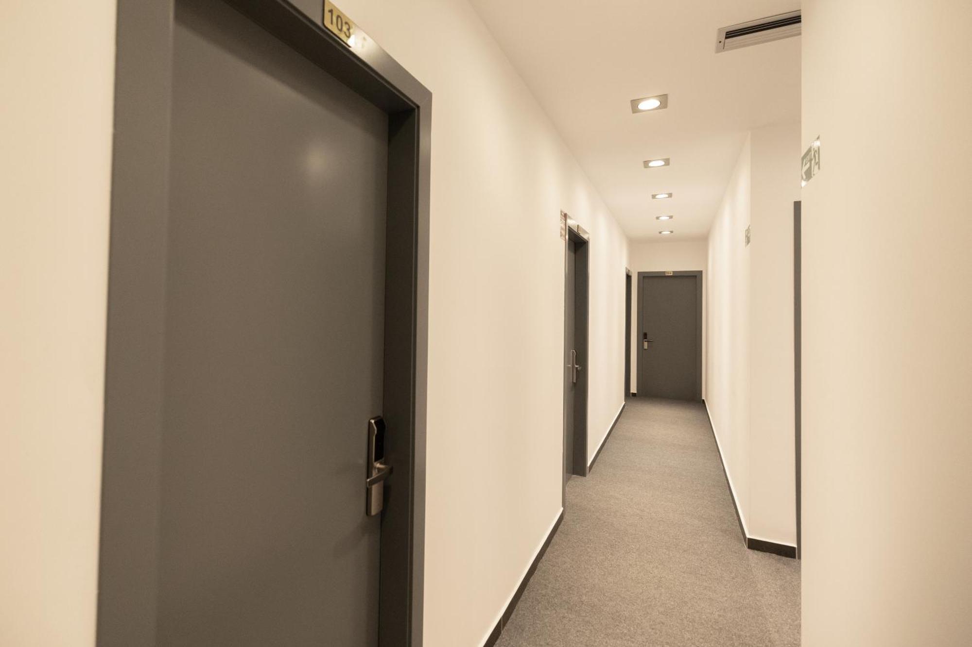 Vlorë Aglon Twin'S Hotel מראה חיצוני תמונה